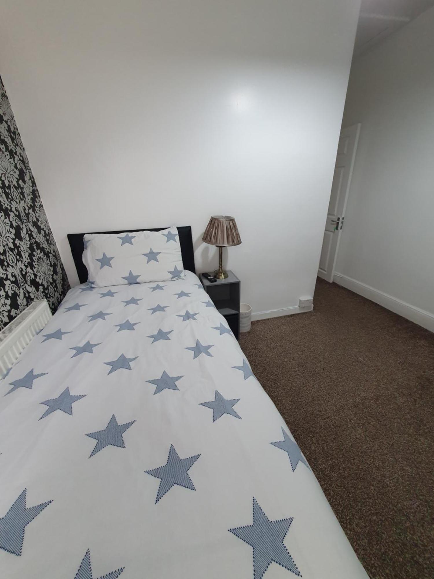 Private Room In Cardiff Exterior photo