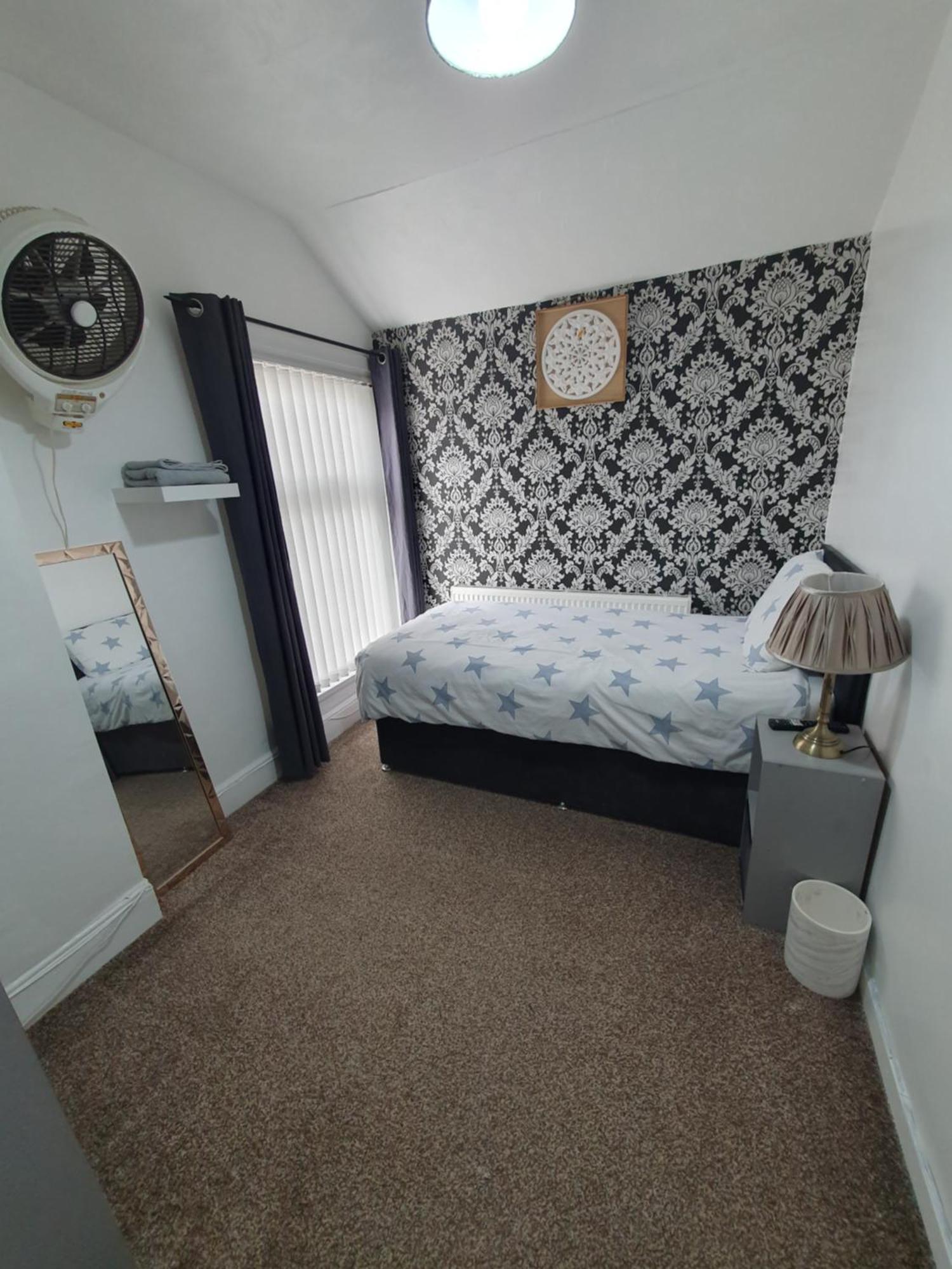 Private Room In Cardiff Exterior photo